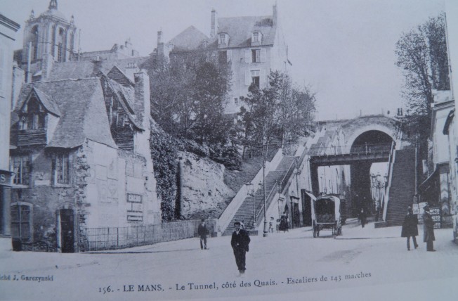 Old - LE MANS - Le Tunnel, côté des Quais. - Escaliers de 143 marches
